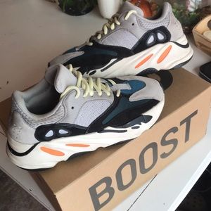 Yeezy boosts 700